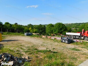 Kiváló telephely: TÜZÉP 1 HA területen, 340 m2 épületekkel!