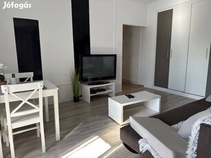 Pápán 44 m2-es bejáratott, 8.3 as értékelésű apartmanlakás teljes ber