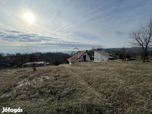 Szekszárdi eladó tégla tanya