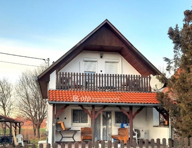 Eladó nyaraló Tamási, Strand