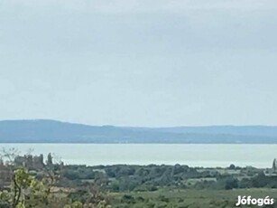 Balatonfüreden kertes ház kiadó!