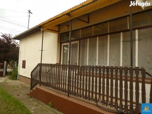 Eladó ház, Balmazújváros, 100 m2