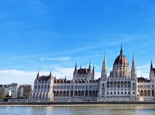 Eladó téglalakás Budapest, II. kerület, Bem rakpart, félemelet