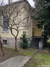 Miskolc belváros, Meggyesalja utcában régi tipusú polgári ház eladó