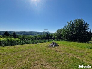 Zalaegerszegen varázslatos panorámával rendelkező, felújított házikó