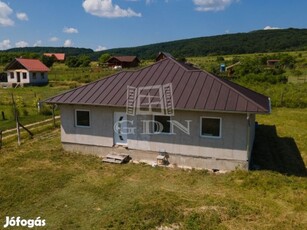 Eladó családi ház Alsópetény, Cser-tónál