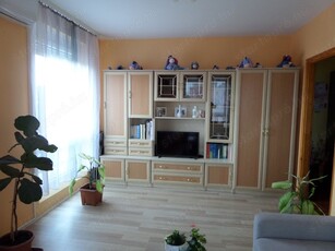 Pécs Meszes városrészben felújított 2+2félszobás lakás eladó
