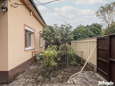 XIX. Kerület, Kertváros, 99 m2-es, 2 generációs, családi ház, 4 szobás