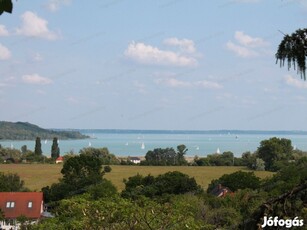 Balatonalmádiban eladó PANORÁMÁS családiház, 2195 m2 telekkel!