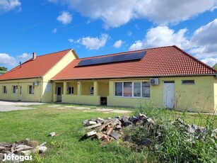 Dávodon szálláshelyként üzemelő 240 m2-es ingatlan eladó