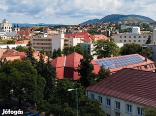 Eladó lakás Eger központjában