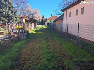 Eladó telek Gyömrő Központjától nem messze!