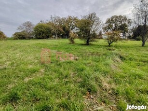 Pécs Kertvárosának szélén panorámás, közműves építési telek