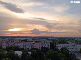 Százhalombattai pazar panorámás panellakás