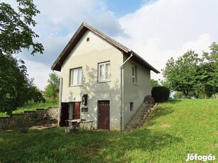 Zalaegerszegen 2 szintes hétvégi ház panorámás telekkel eladó