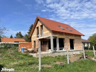 Eladó ház, Balatonalmádi