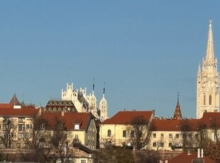 Eladó téglalakás Budapest, I. kerület, Tetőtér