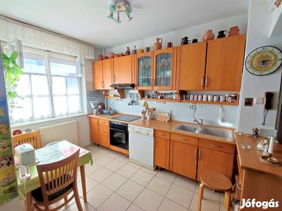 Debrecen Belvárosi 2 szobás + nappalis lakás eladó