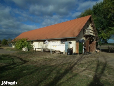 Eladó ház, Nagytarcsa