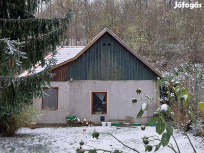 Eladó mézeskalács ház Nagymaroson