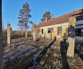 Eladó felújítandó ház - Bócsa