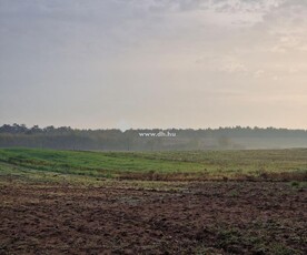 Eladó telek - Vajta