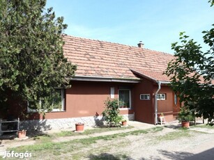 XVII. Kerület, Zrínyi utca, 82 m2-es, 2 generációs, házrész, 3 szobás