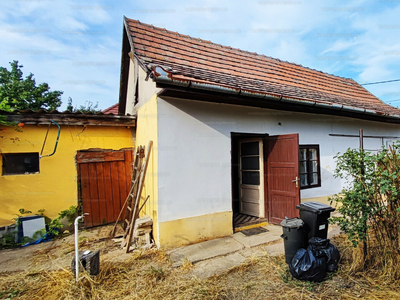 Eladó családi ház - Kiskunlacháza, Lacháza