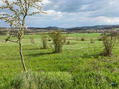 Eladó külterületi telek - Pécsely, Veszprém megye