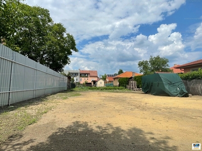 Eladó lakóövezeti telek - Debrecen, Csapókert