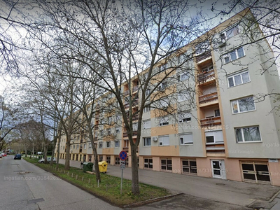 Eladó panel lakás - Szeged, Vág utca