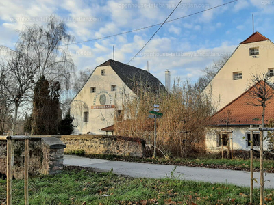 Eladó szálloda, hotel, panzió - Tata, Tóváros