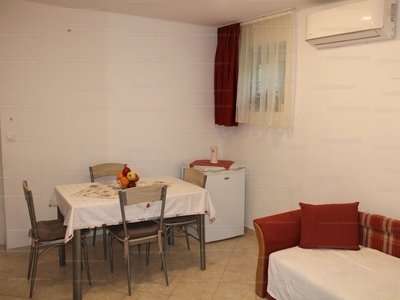 Eladó tégla lakás - Balatonalmádi, Városközpont