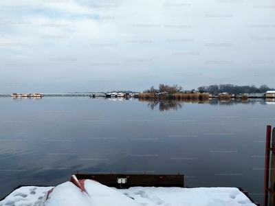 Eladó üdülőházas nyaraló - Oroszlány, Falu