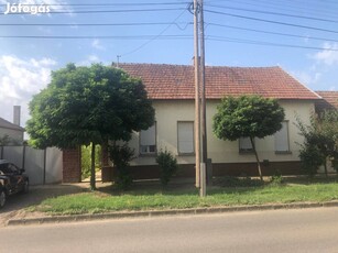 Gyulaváriban családi ház eladó