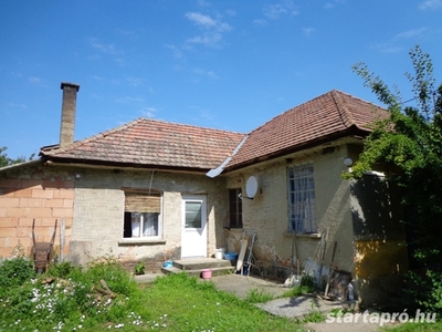 Pest megyében Ipolynál családi ház eladó