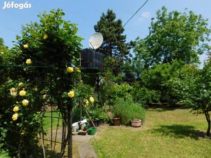 Balatonkenesén faházas 743 m2 építési telek eladó