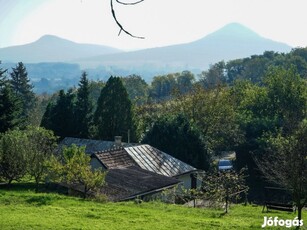 Elvonulós, panorámás telek a Szent György - hegyen