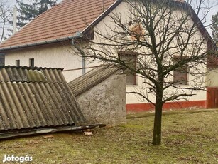 Faraktár utca közelében családi ház Eladó