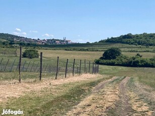 Tihanyban panorámás telek eladó