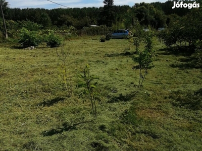 Bocskaikert (Rákoczikert) részén zártkerti telek eladó.