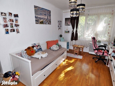 4 ker Perényi Zsigmond utcában felújított 46 m2 1+1 szobás lakás eladó