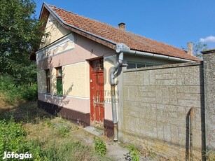 Eladó családi ház Csanádpalotán Tegye meg az első lépést új otthona