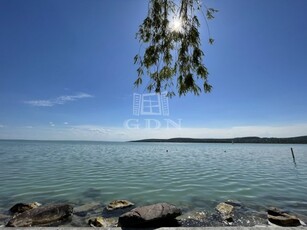 Eladó családi házBalatonfűzfő, Külön bejáratú, kétgenerációs!