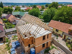 Eladó téglalakás Budaörs, 2. emelet