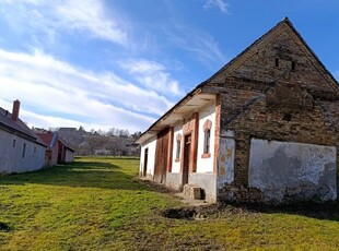 Eladó telekSomberek