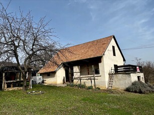 Eladó átlagos állapotú nyaraló - Zánka