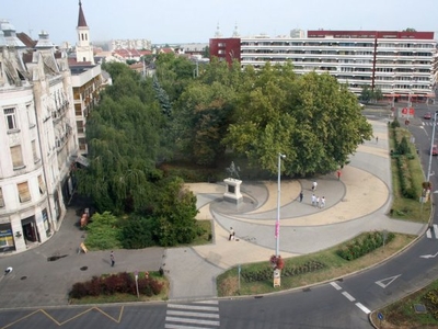 Kiadó iroda Nyíregyháza, Országzászló tér közeli utca