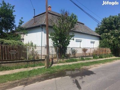 Tiszarádon nagy családi ház eladó Csok-ra is
