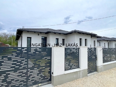 újépítésű, Nagytarcsa, ingatlan, ház, 180 m2, 149.900.000 Ft